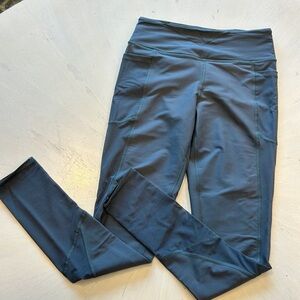 Victoria’s Secret Sport Mesh accent workout Leggings Small